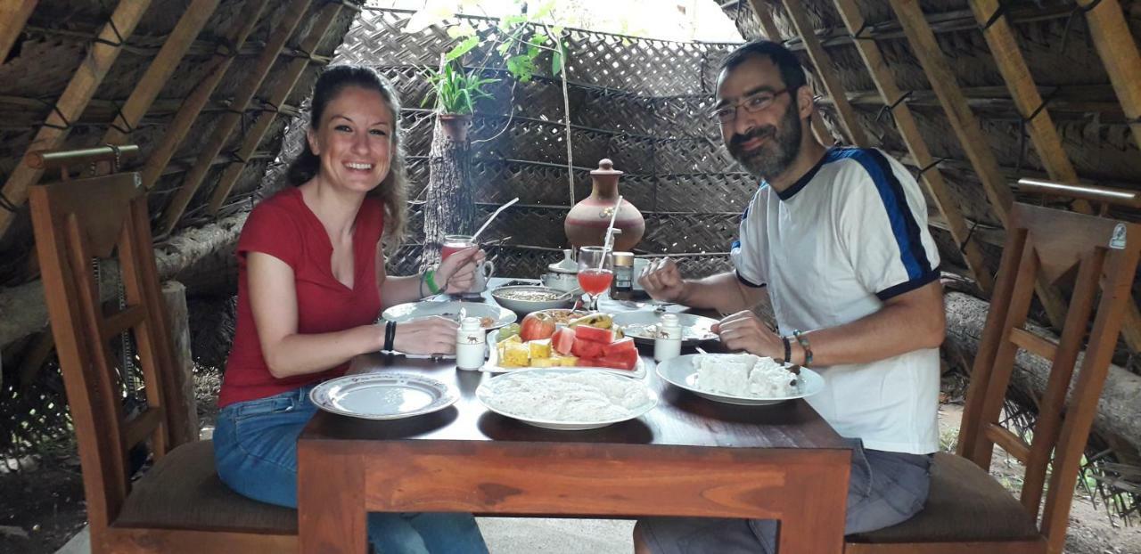 אנוראדפורה Yaluwa Tourist Rest & Cooking Class מראה חיצוני תמונה